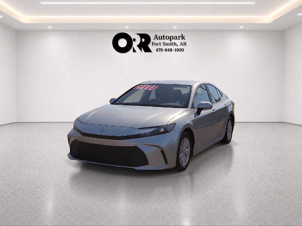 2025 Toyota Camry LE (SE)