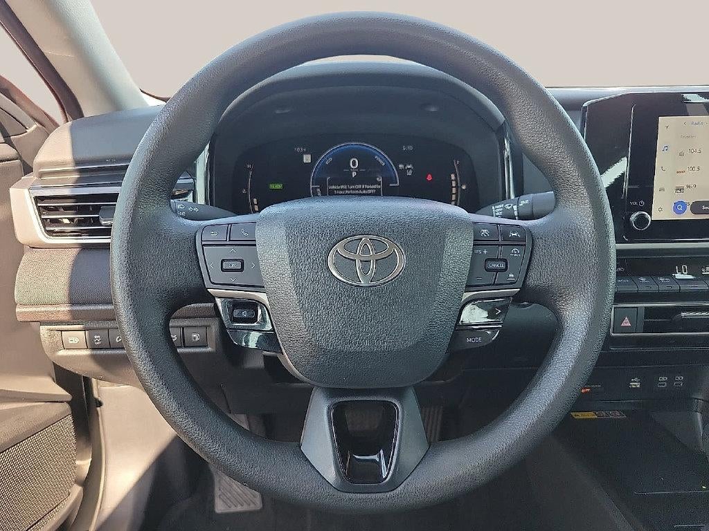2025 Toyota Camry LE (SE)