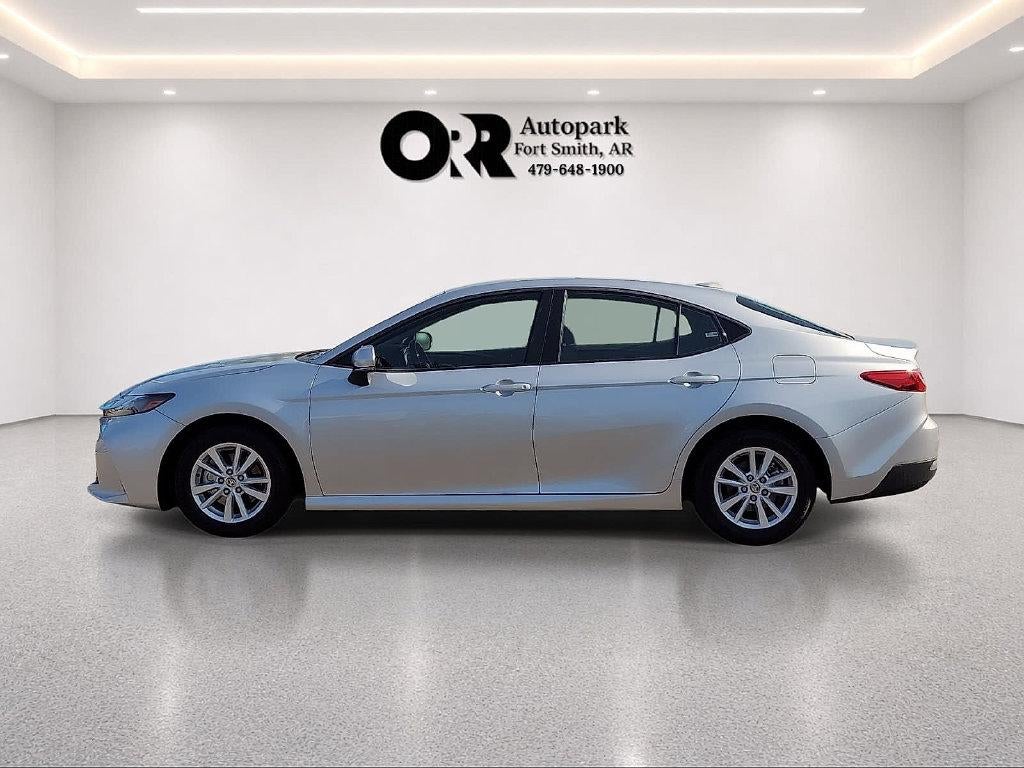 2025 Toyota Camry LE (SE)