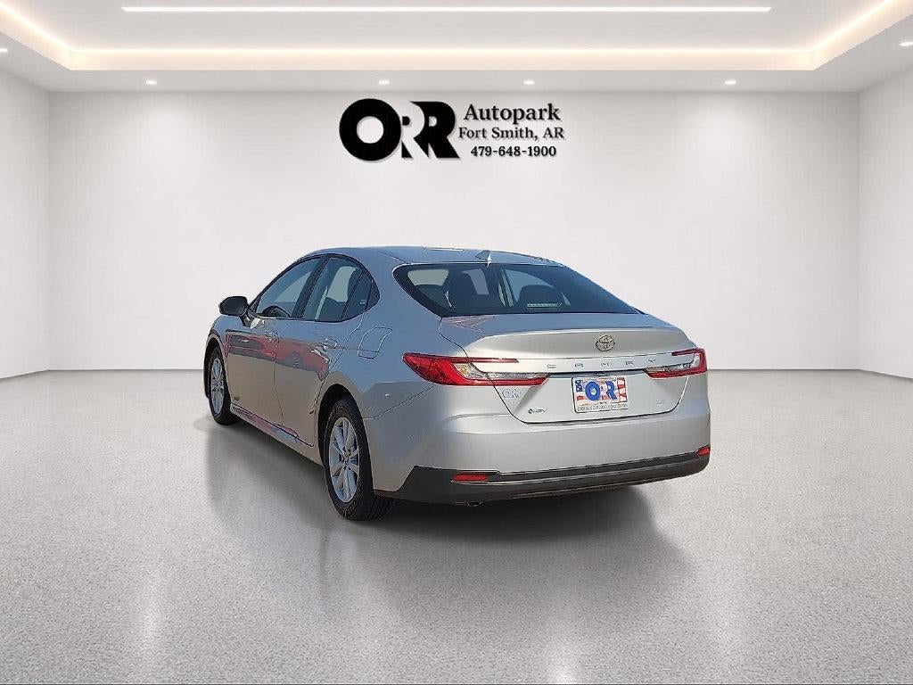 2025 Toyota Camry LE (SE)