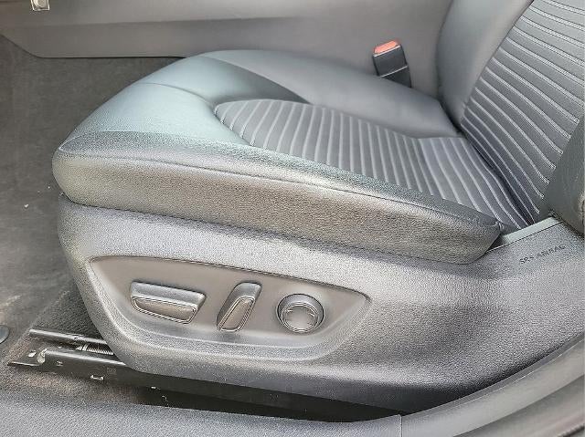 2024 Toyota Camry SE Auto (SE)