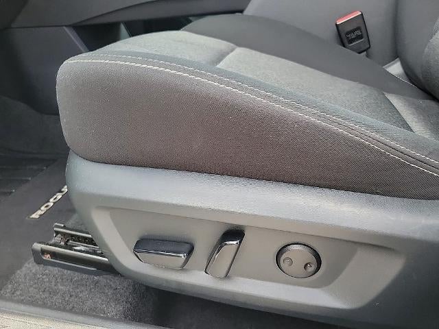 2025 Nissan Rogue AWD SV