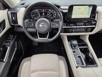 2022 Nissan Pathfinder SL 2WD