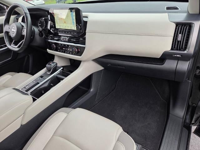 2022 Nissan Pathfinder SL 2WD