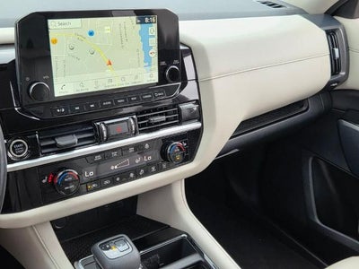 2022 Nissan Pathfinder SL 2WD