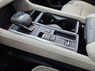2022 Nissan Pathfinder SL 2WD