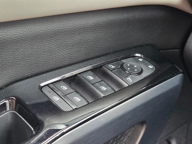 2022 Nissan Pathfinder SL 2WD