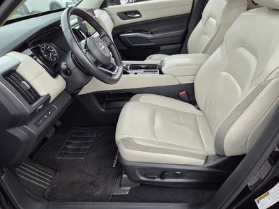 2022 Nissan Pathfinder SL 2WD