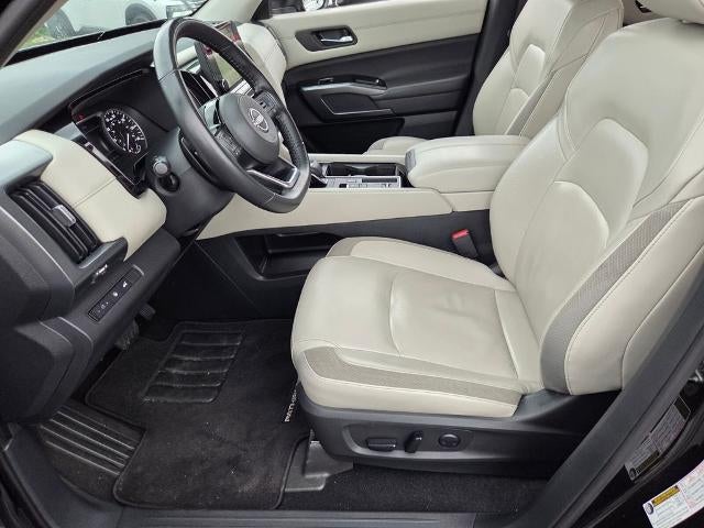 2022 Nissan Pathfinder SL 2WD