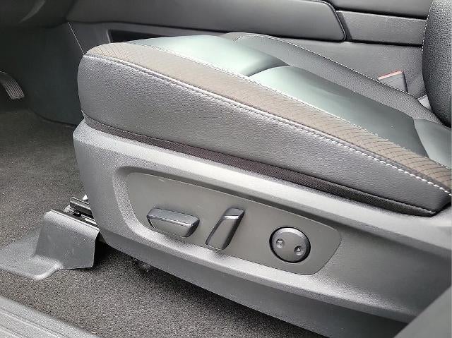 2024 Nissan Pathfinder SL 2WD