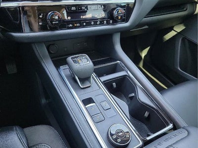 2023 Nissan Pathfinder SL 4WD