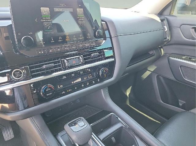 2023 Nissan Pathfinder SL 4WD