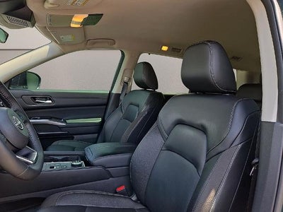2023 Nissan Pathfinder SL 4WD