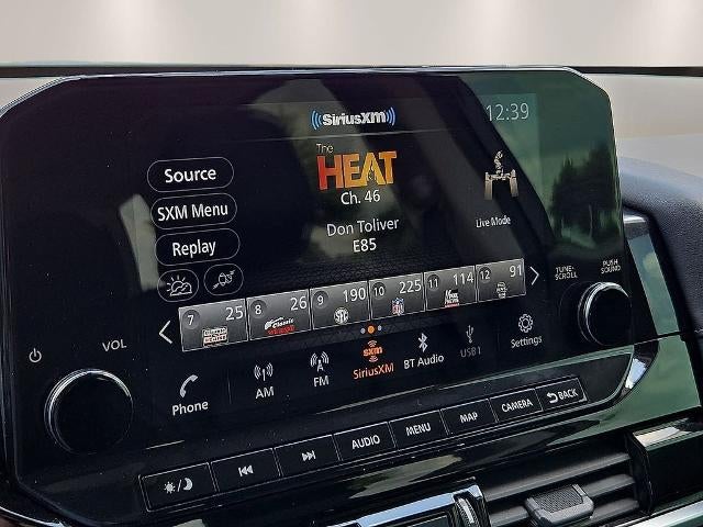 2023 Nissan Pathfinder SL 4WD