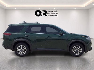 2023 Nissan Pathfinder SL 4WD