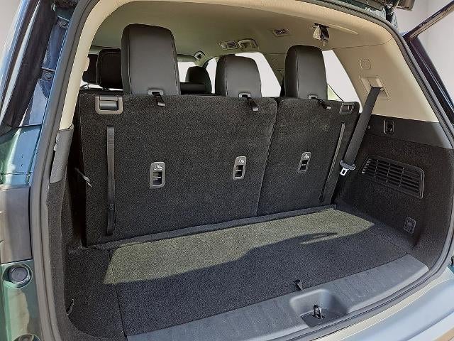 2023 Nissan Pathfinder SL 4WD
