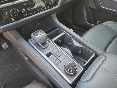 2023 Nissan Pathfinder SL 4WD