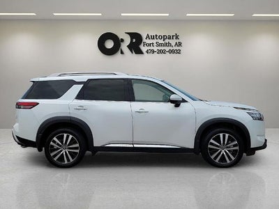 2025 Nissan Pathfinder Platinum 2WD