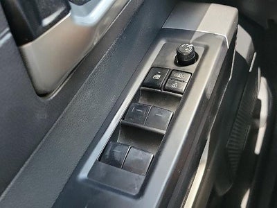 2024 Toyota Tundra 4WD 4WD SR5 CrewMax 5.5' Bed (SE)