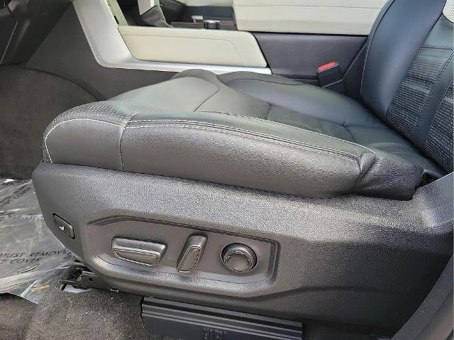 2023 Toyota Sequoia Capstone 4WD (Natl)