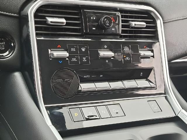 2025 Nissan Armada 4x4 SV