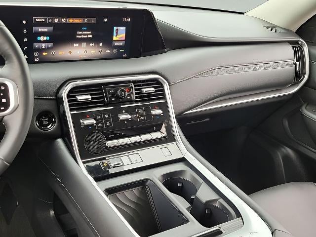 2025 Nissan Armada 4x4 SV