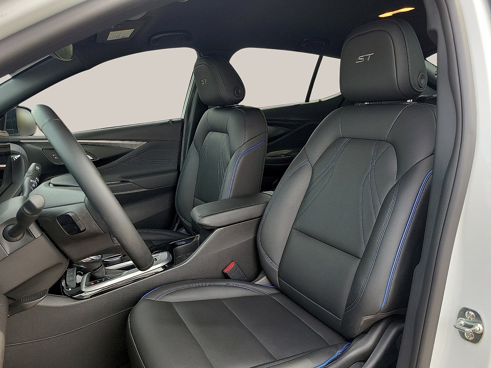 2025 Buick Envista FWD 4dr Sport Touring