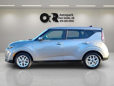 2024 Kia Soul LX IVT