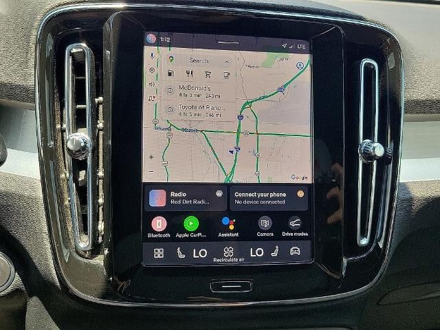 2025 Volvo XC40 B5 AWD Core Bright Theme