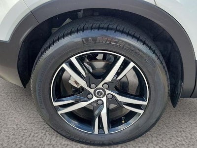 2025 Volvo XC40 B5 AWD Core Bright Theme