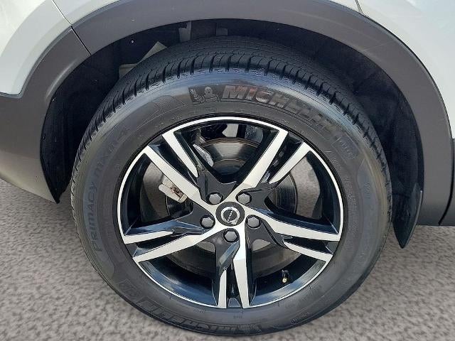 2025 Volvo XC40 B5 AWD Core Bright Theme