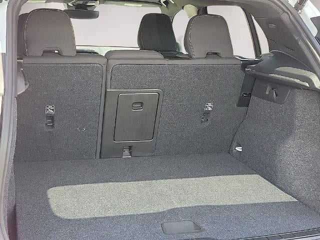 2025 Volvo XC40 B5 AWD Core Bright Theme