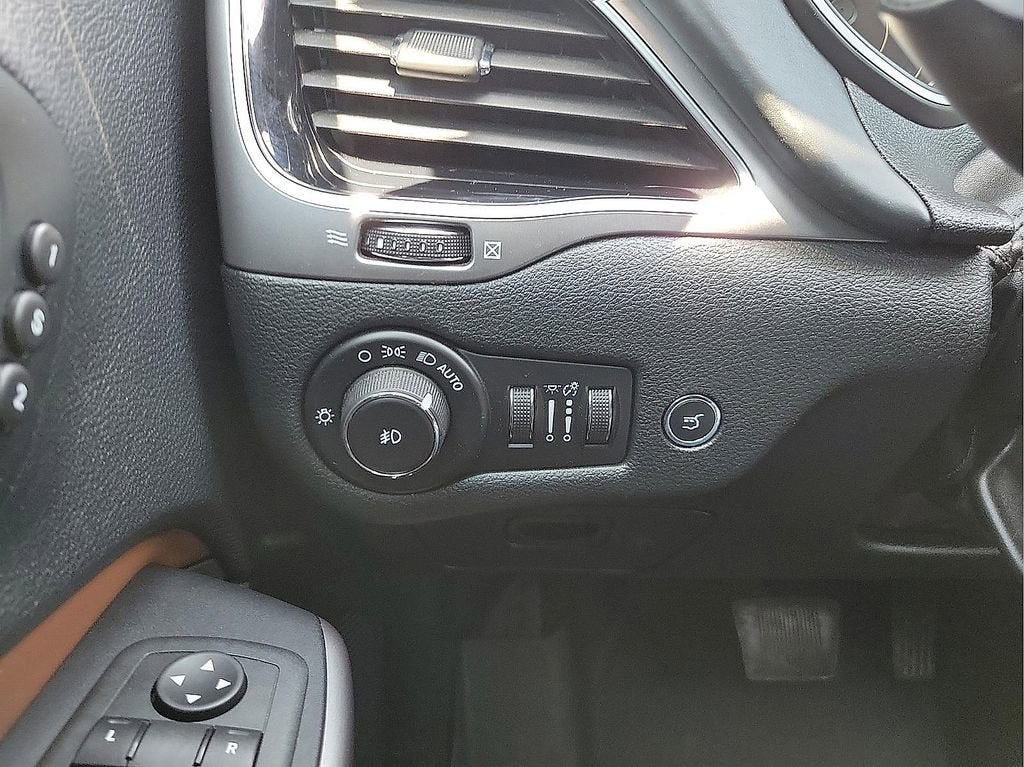 2019 Jeep Cherokee Overland