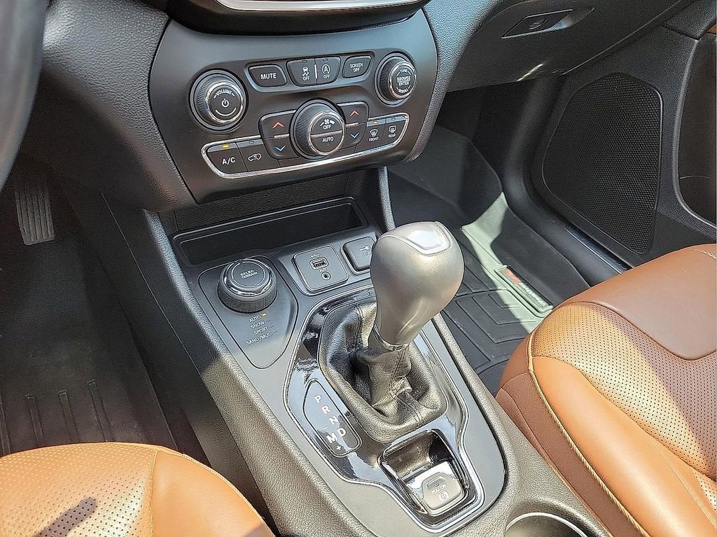 2019 Jeep Cherokee Overland