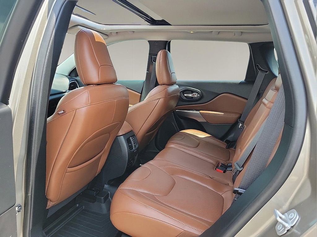 2019 Jeep Cherokee Overland