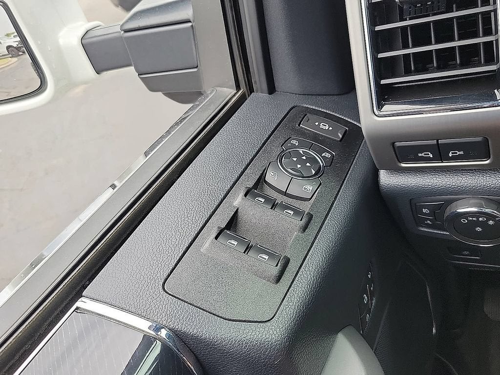 2022 Ford Super Duty F-450 DRW XL