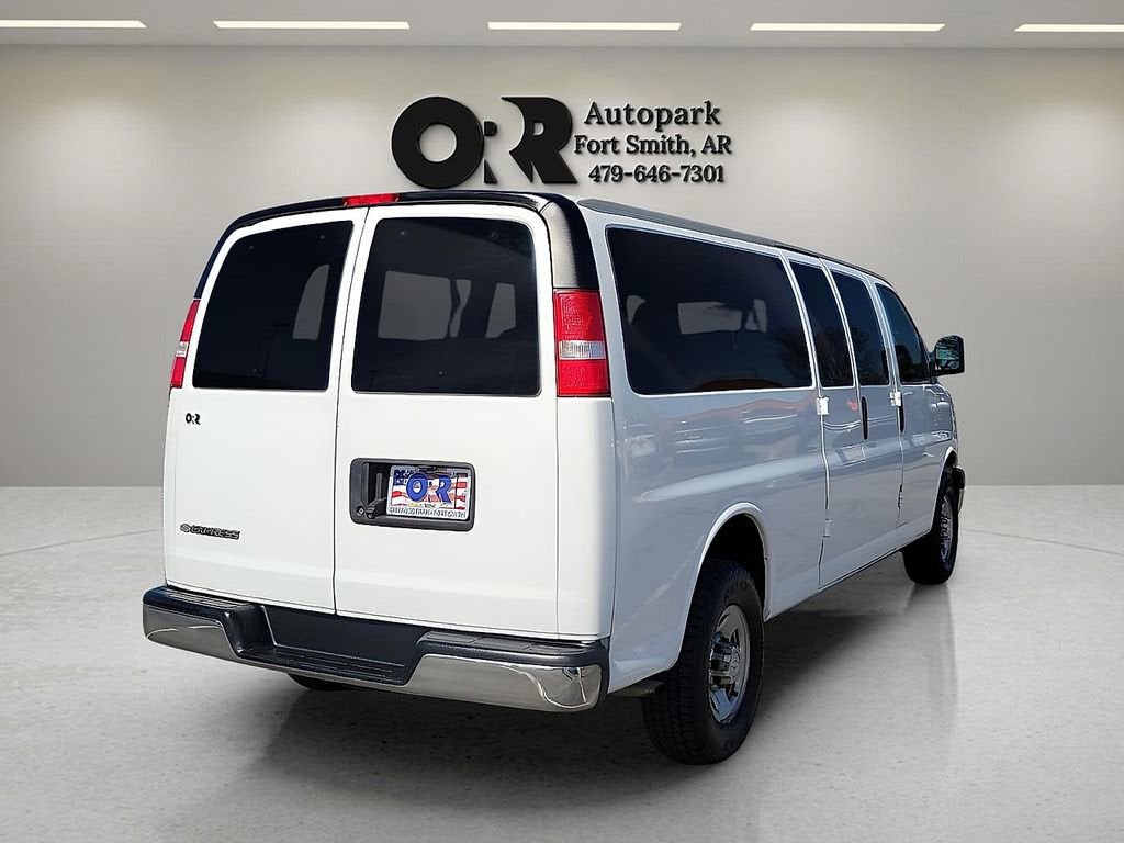 2020 Chevrolet Express Passenger 3500 1LT