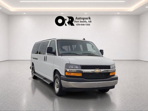 2025 Chevrolet Express Passenger 1LT