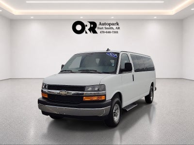 2025 Chevrolet Express Passenger 1LT
