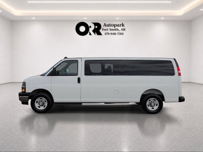 2025 Chevrolet Express Passenger 1LT