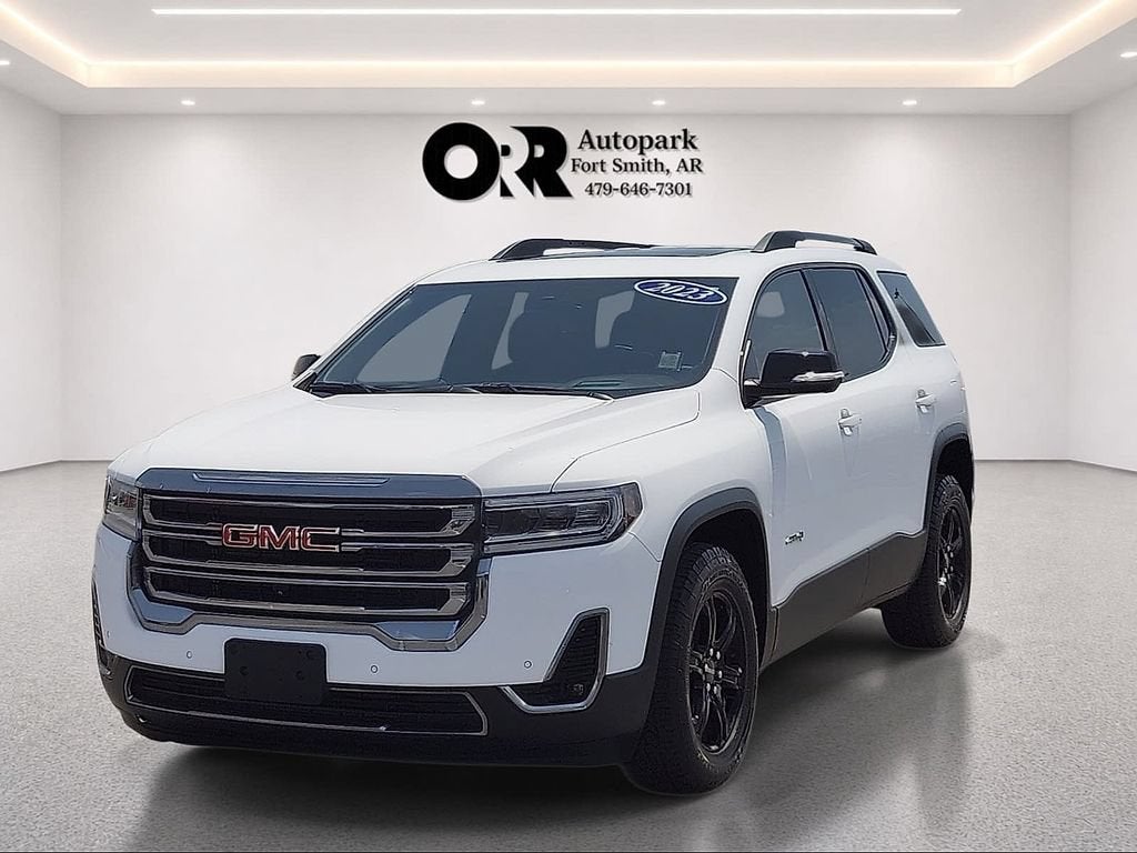 2023 GMC Acadia AT4