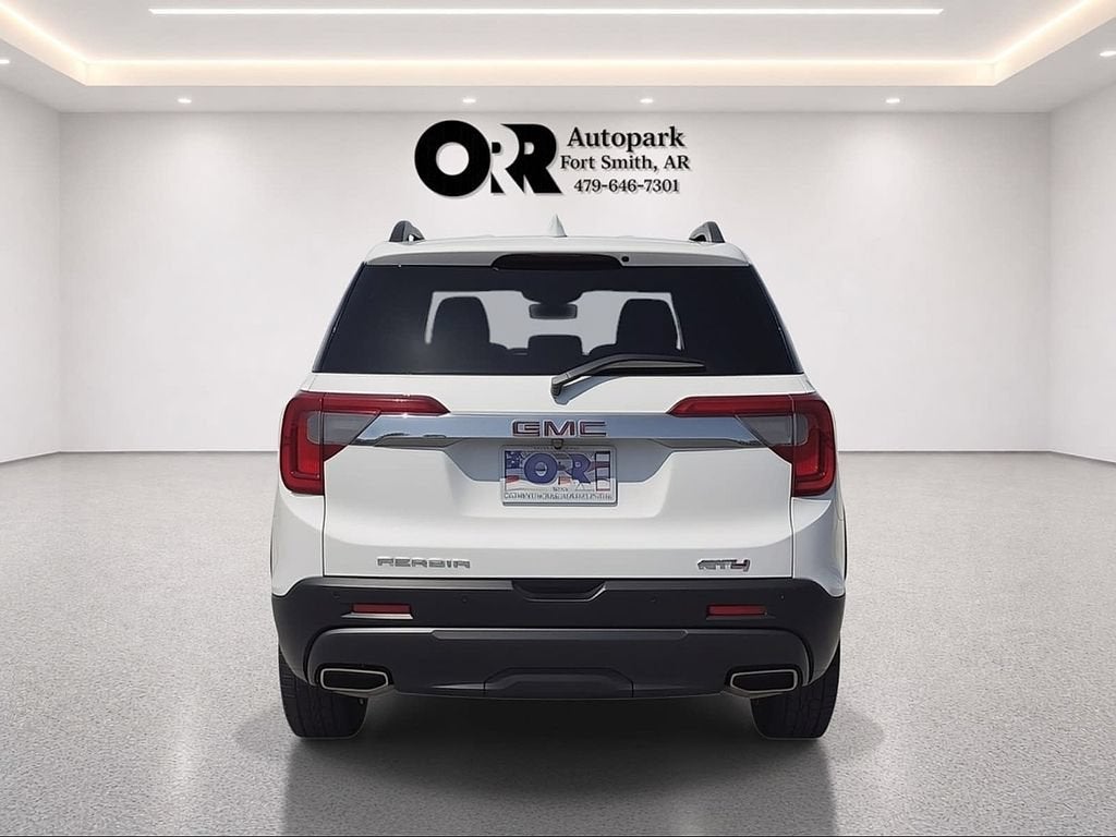 2023 GMC Acadia AT4