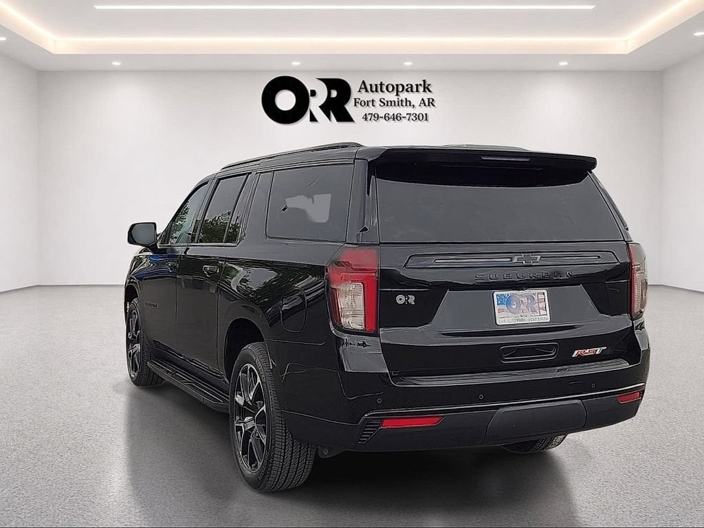 2023 Chevrolet Suburban RST