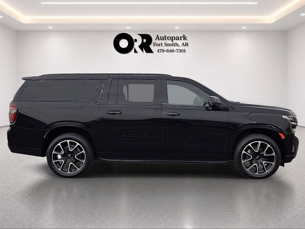2023 Chevrolet Suburban RST