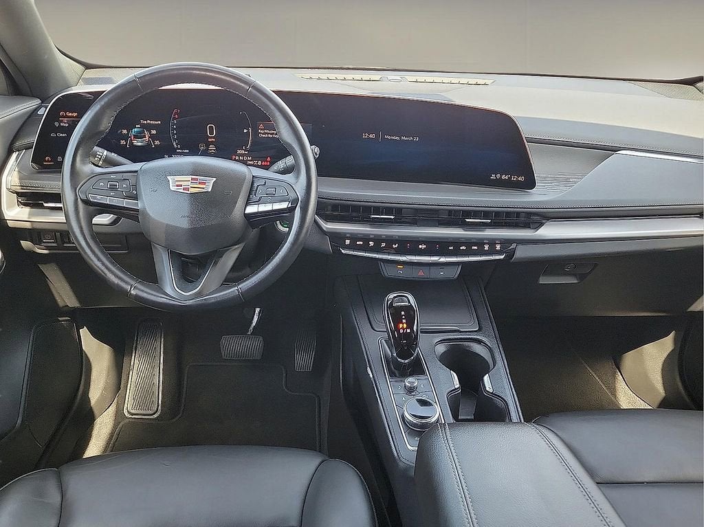 2025 Cadillac XT4 Premium Luxury