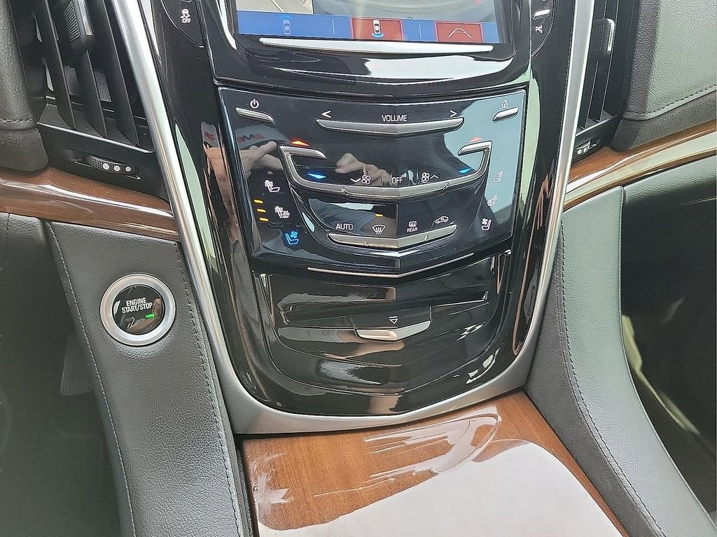 2020 Cadillac Escalade Luxury