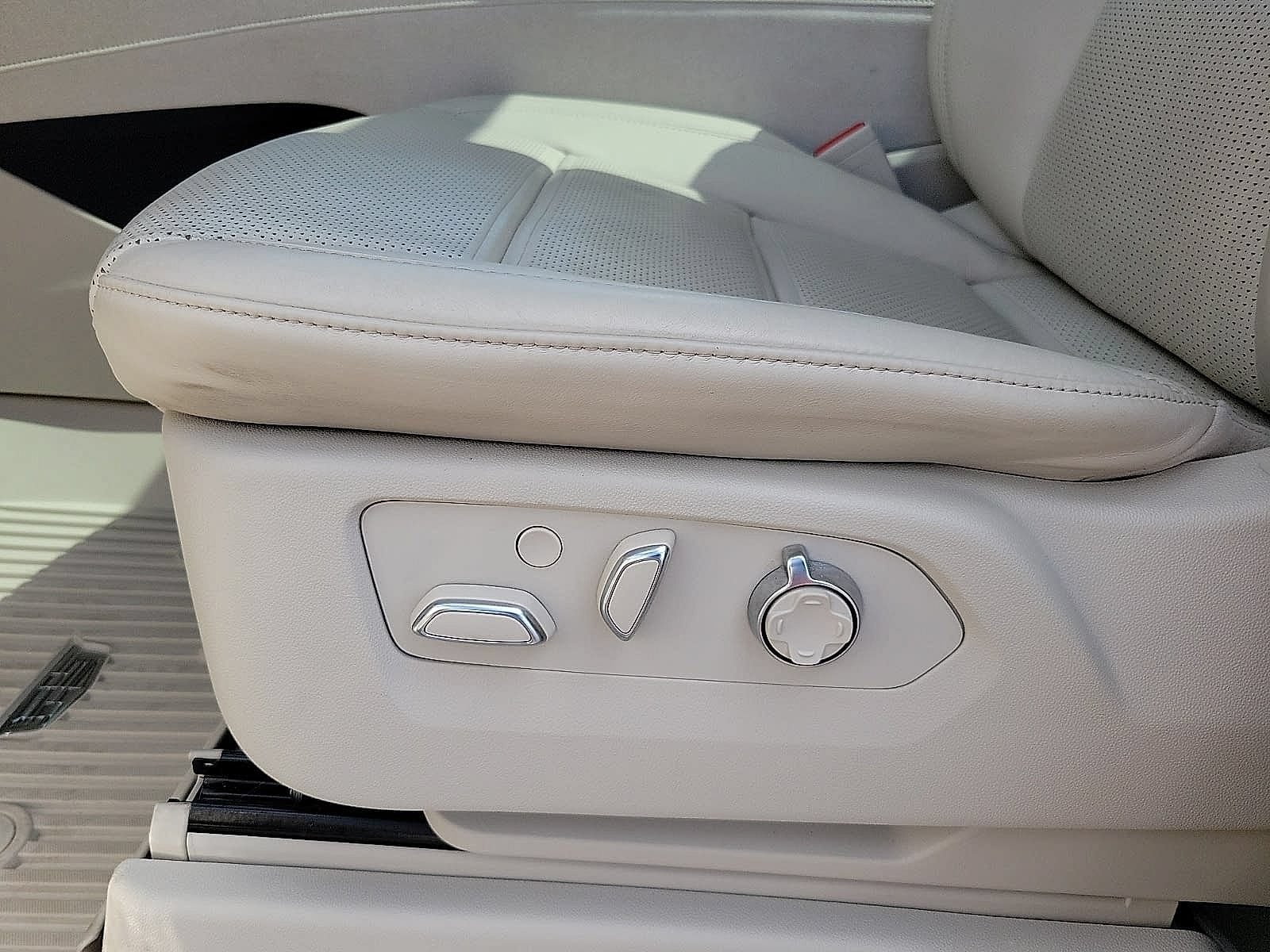 2022 Cadillac Escalade Premium Luxury Platinum