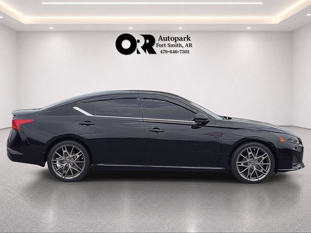 2023 Nissan Altima 2.0 SR