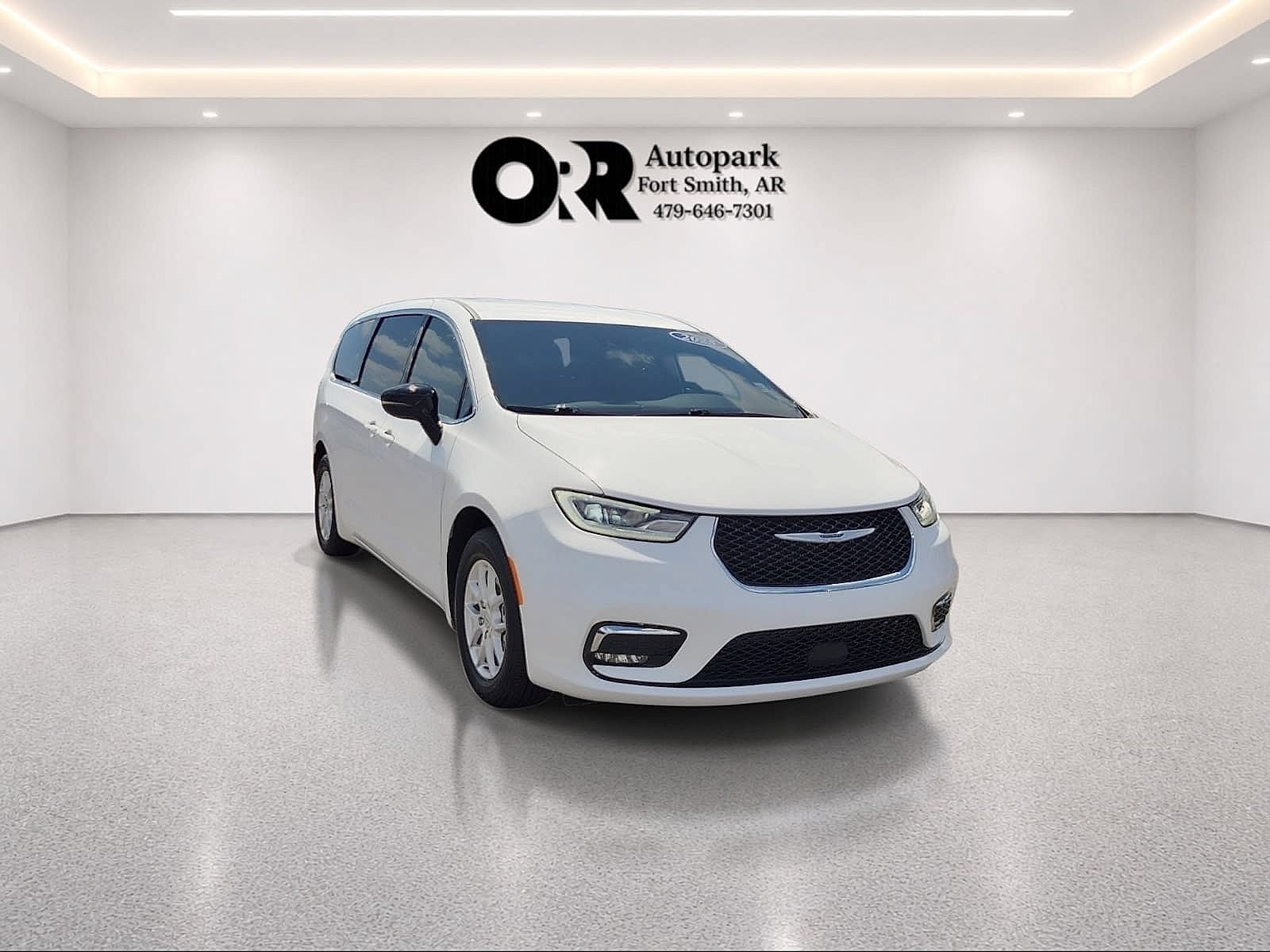 2025 Chrysler Pacifica Select