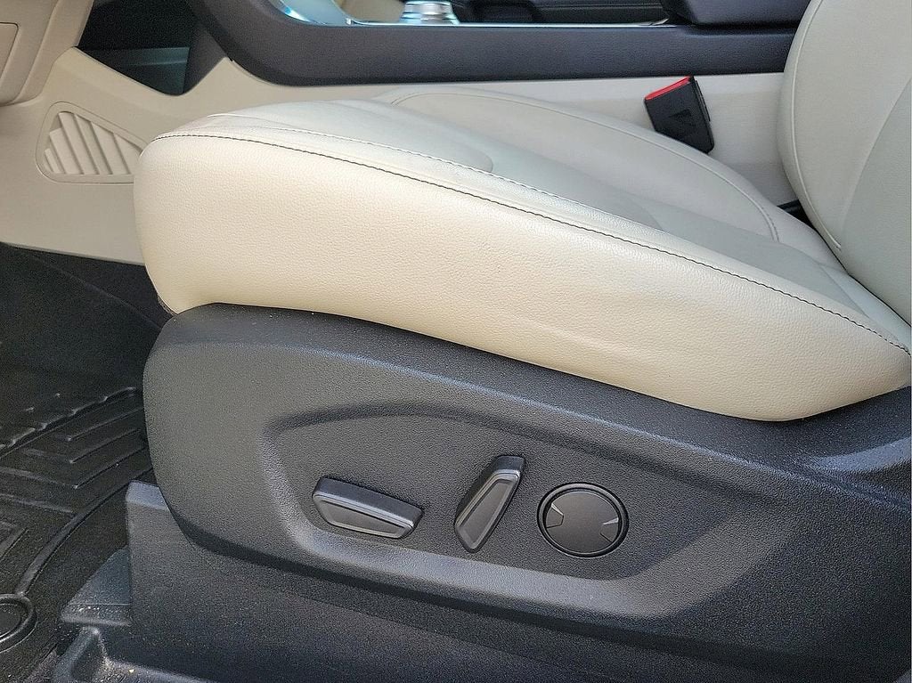 2020 Ford Edge Titanium